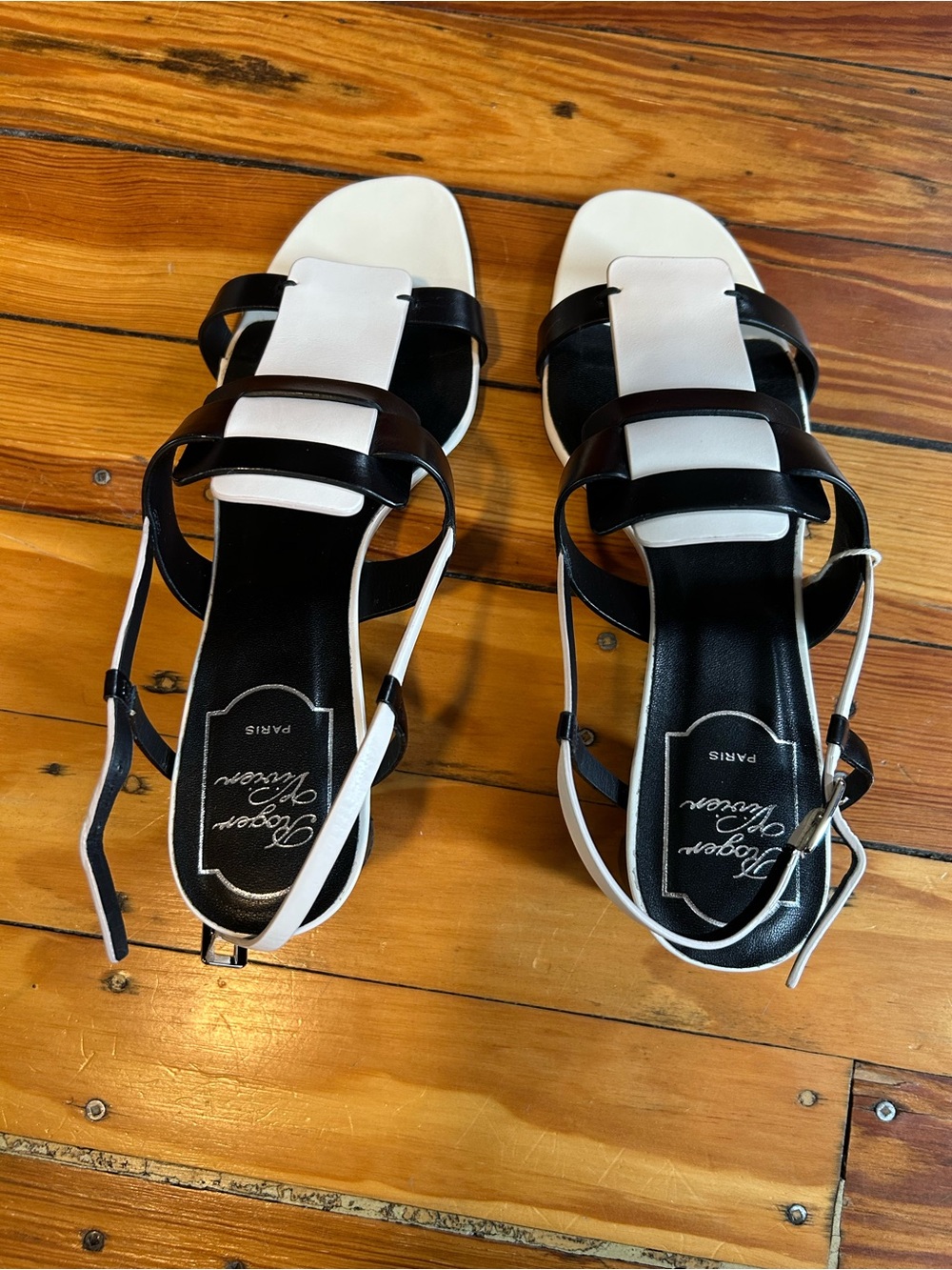 Roger Vivier Black and White Strappy Leather Sandals - 37